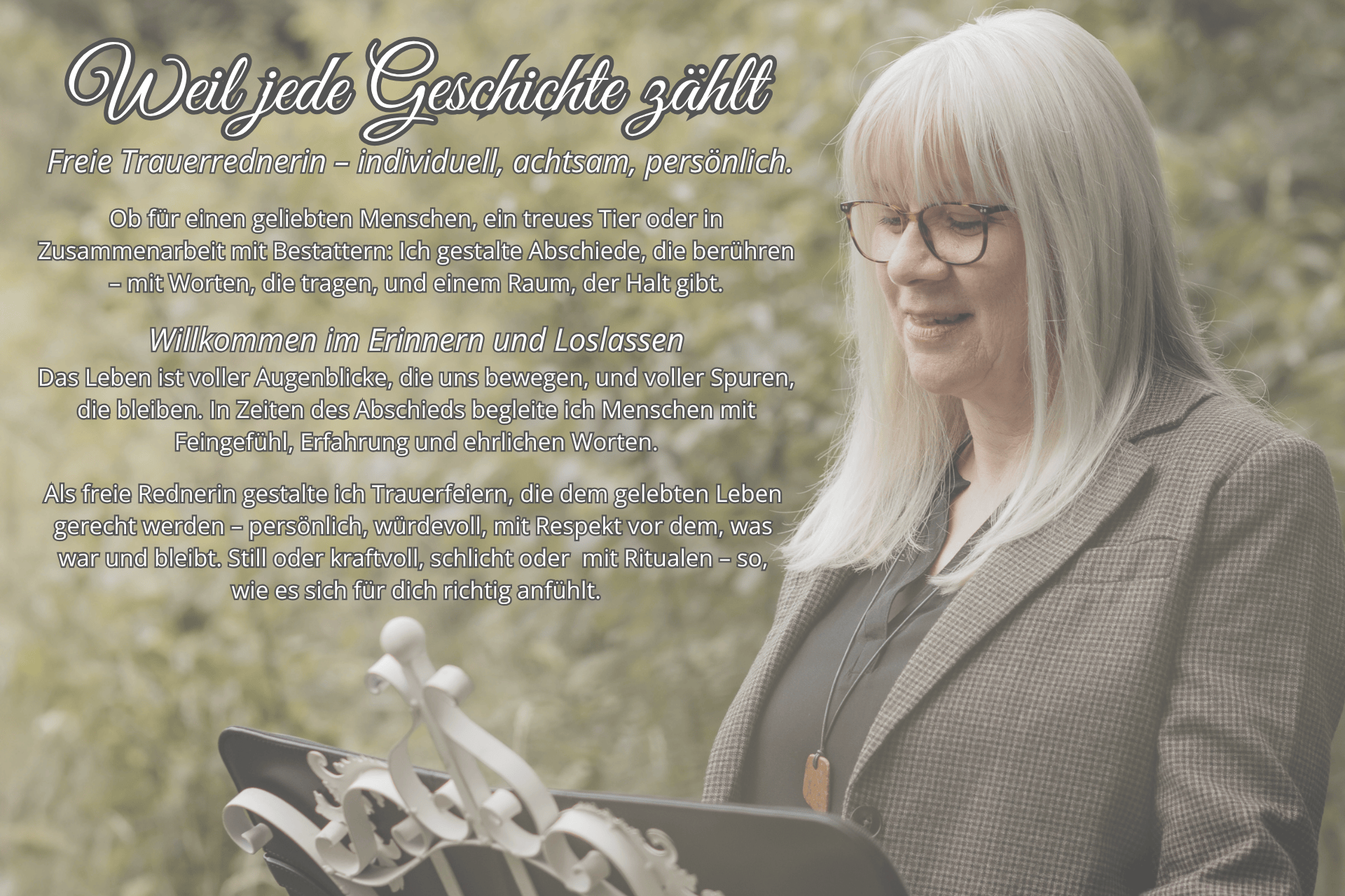 Trauerrednerin spricht über Abschied nehmen.